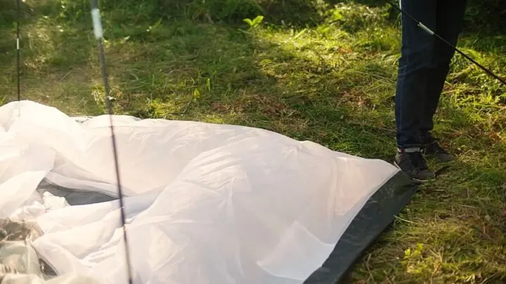 خنک کردن چادر: در طول روز چادر را جمع کنید