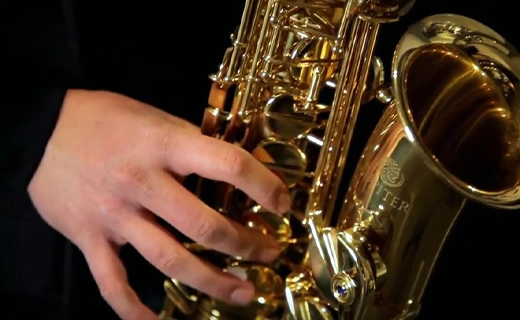 بهترین ساکسیفون: Legacy AS750 Intermediate Alto Saxophone 
