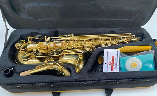 بهترین ساکسیفون: Selmer Prelude AS711 Alto Saxophone